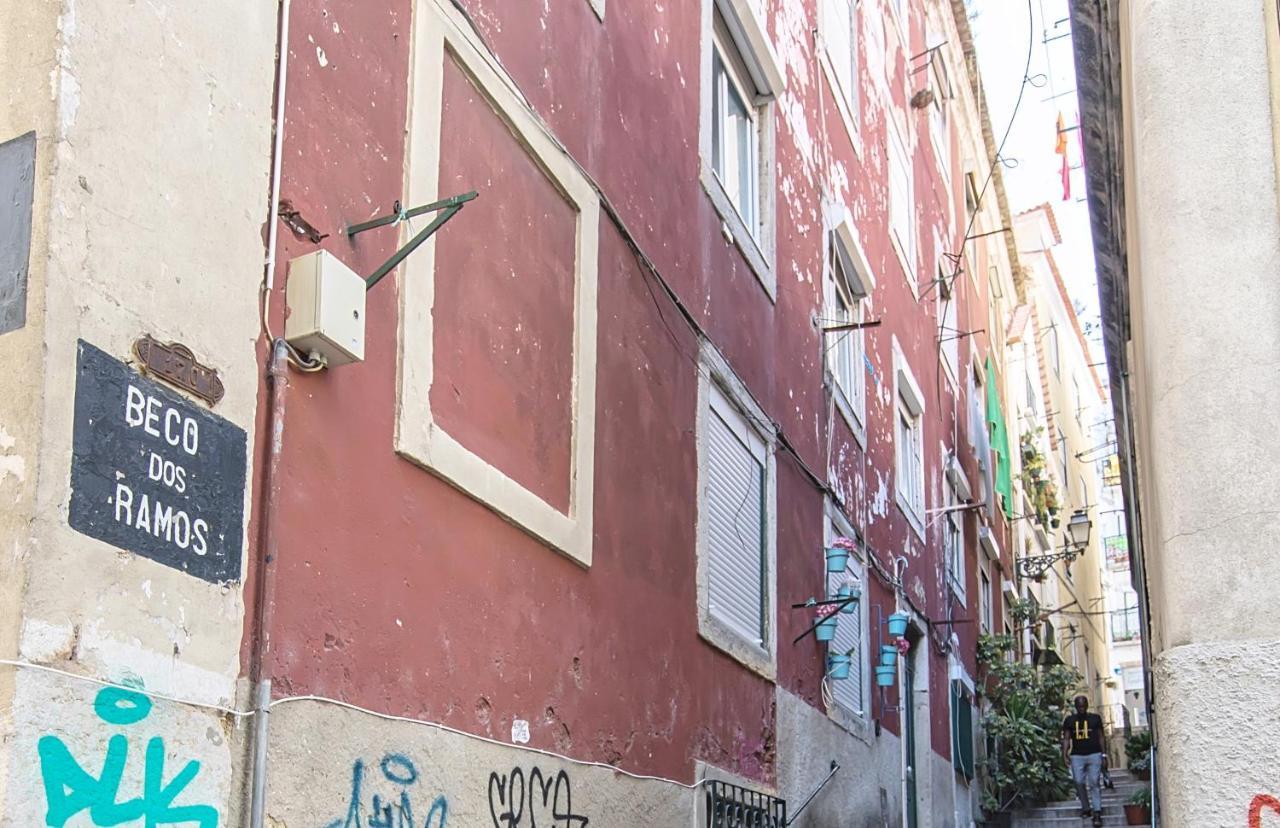 Alfama Typical Beco Dos Ramos Apartment Lisbon Exterior photo